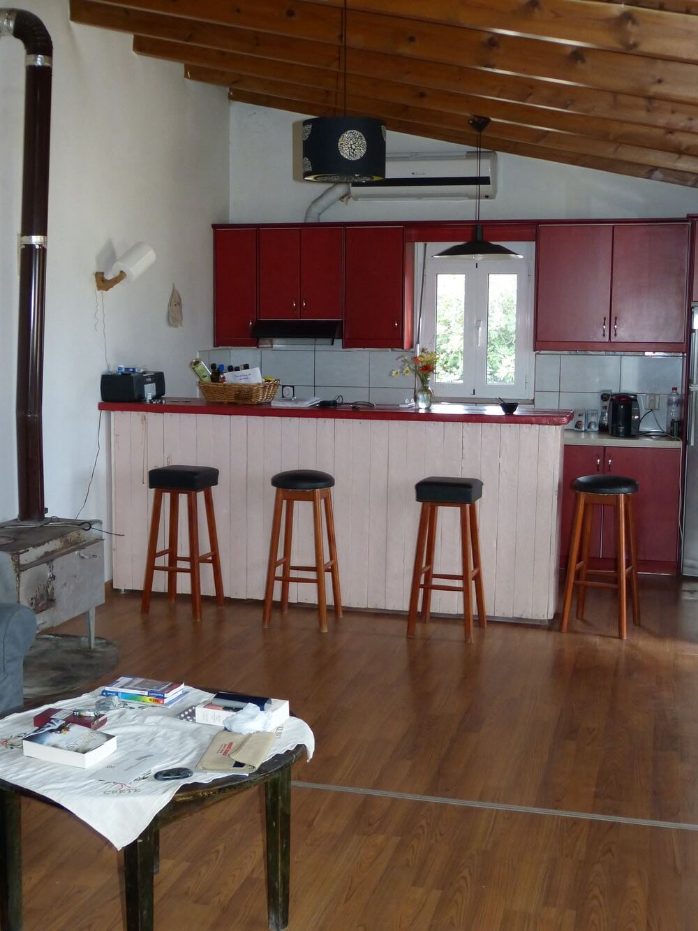 Studio Eleftheria — big open studio with full kitchen